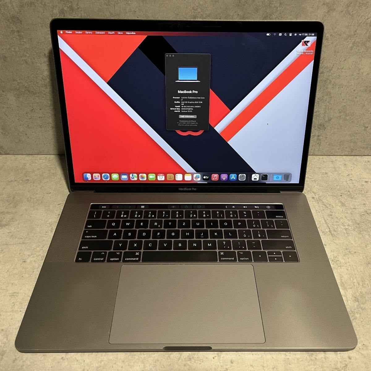 CTO MacBook Pro 15" 2017 i7 / 16GB / 500GB / Pro 560