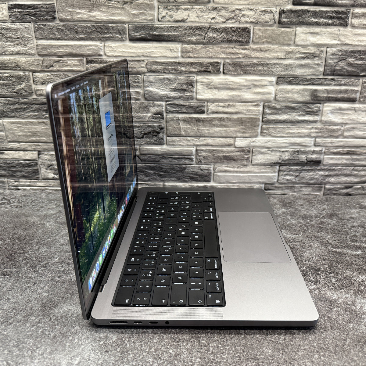 MacBook Pro 14” M2 Pro / 16GB / 500GB