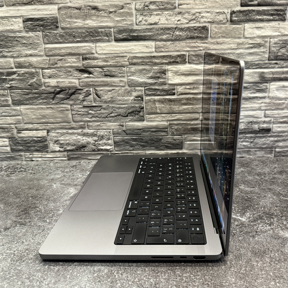 MacBook Pro 14” M2 Pro / 16GB / 500GB