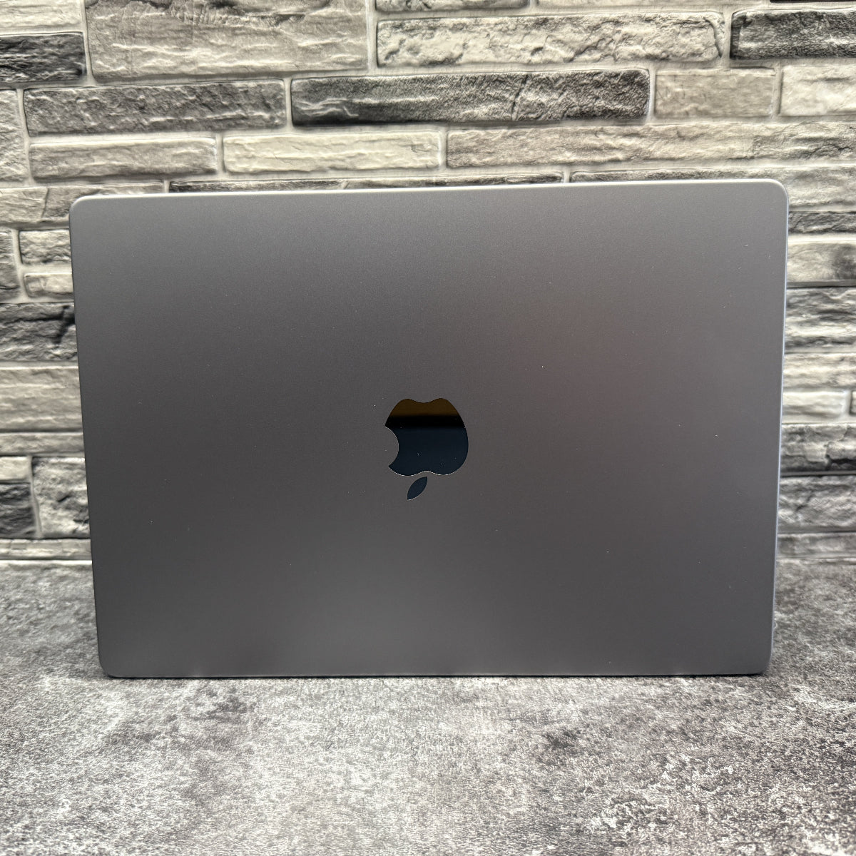 MacBook Pro 14” M2 Pro / 16GB / 500GB