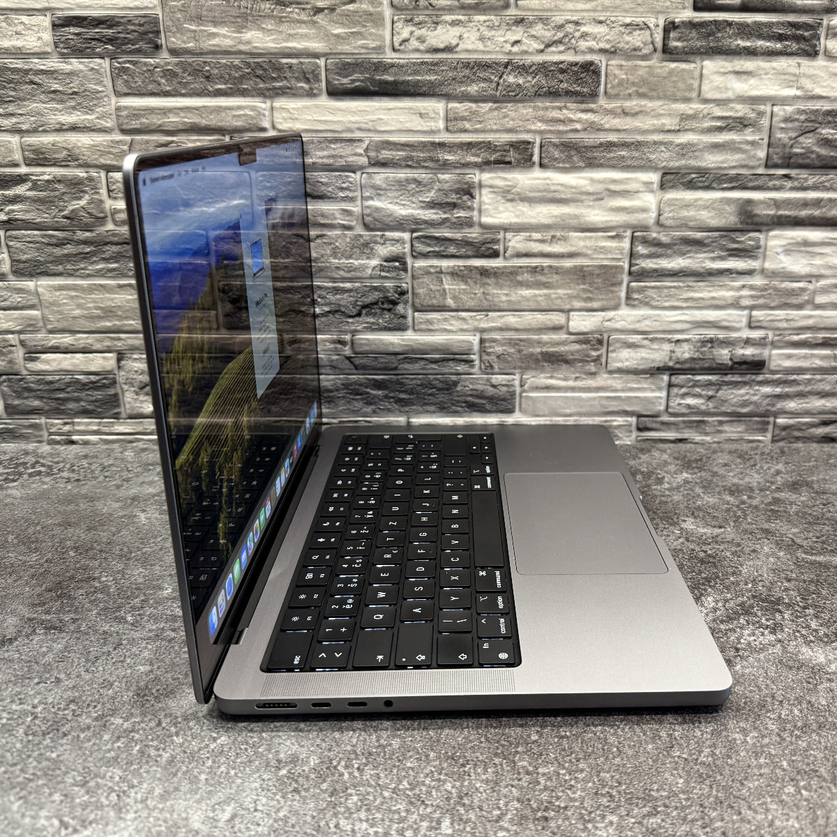 MacBook Pro 14” M2 Pro / 16GB / 500GB