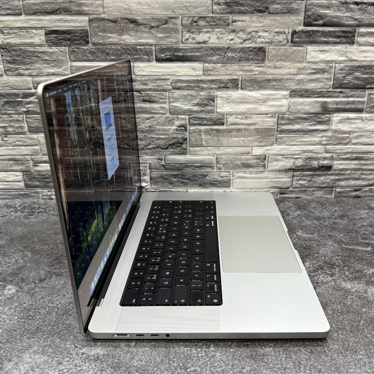 MacBook Pro 16” M1 Pro / 32GB / 1000GB