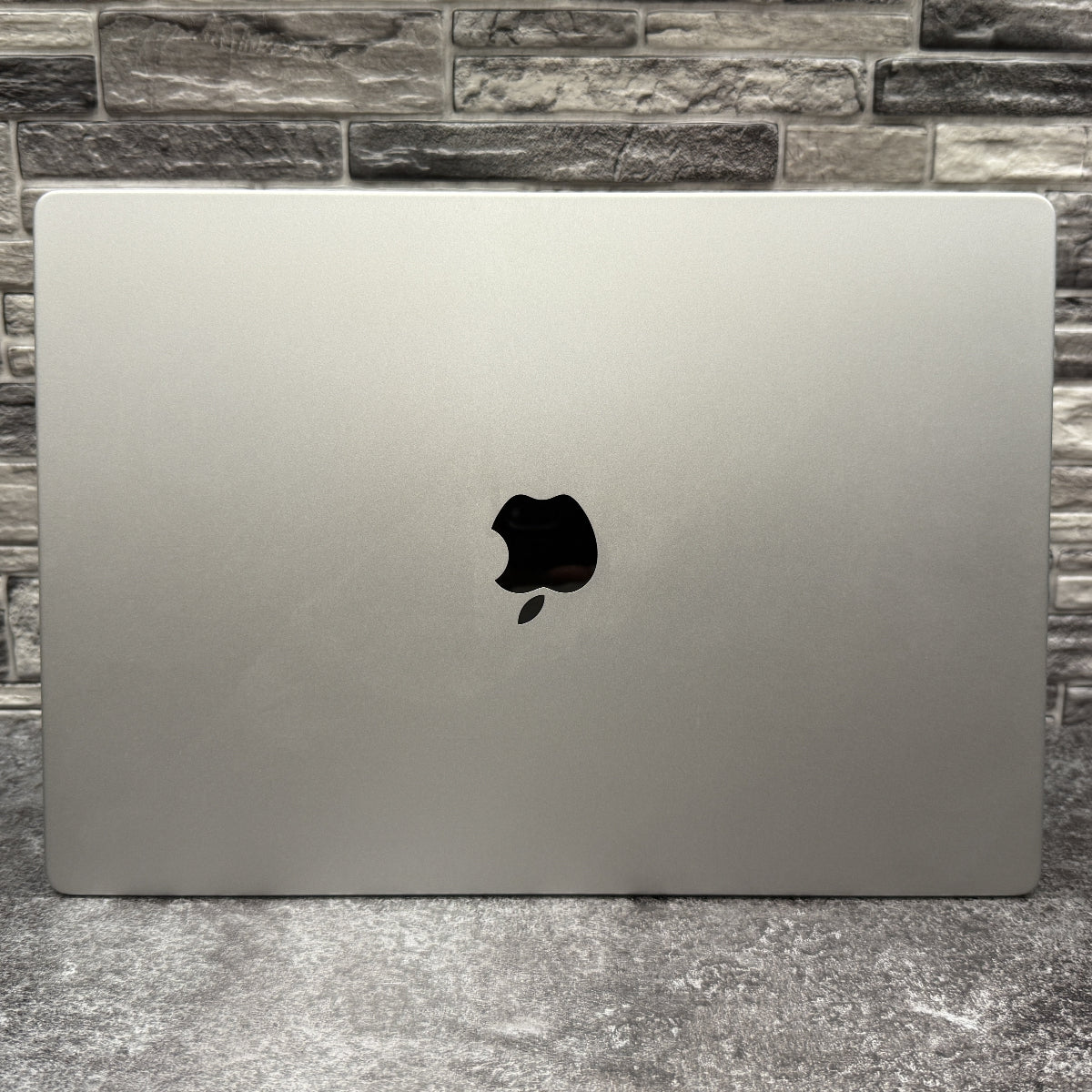MacBook Pro 16” M1 Pro / 32GB / 1000GB