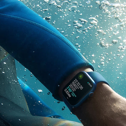Apple Watch Series 7 GPS + Cellular 45mm - Zlaté pouzdro z nerezové oceli