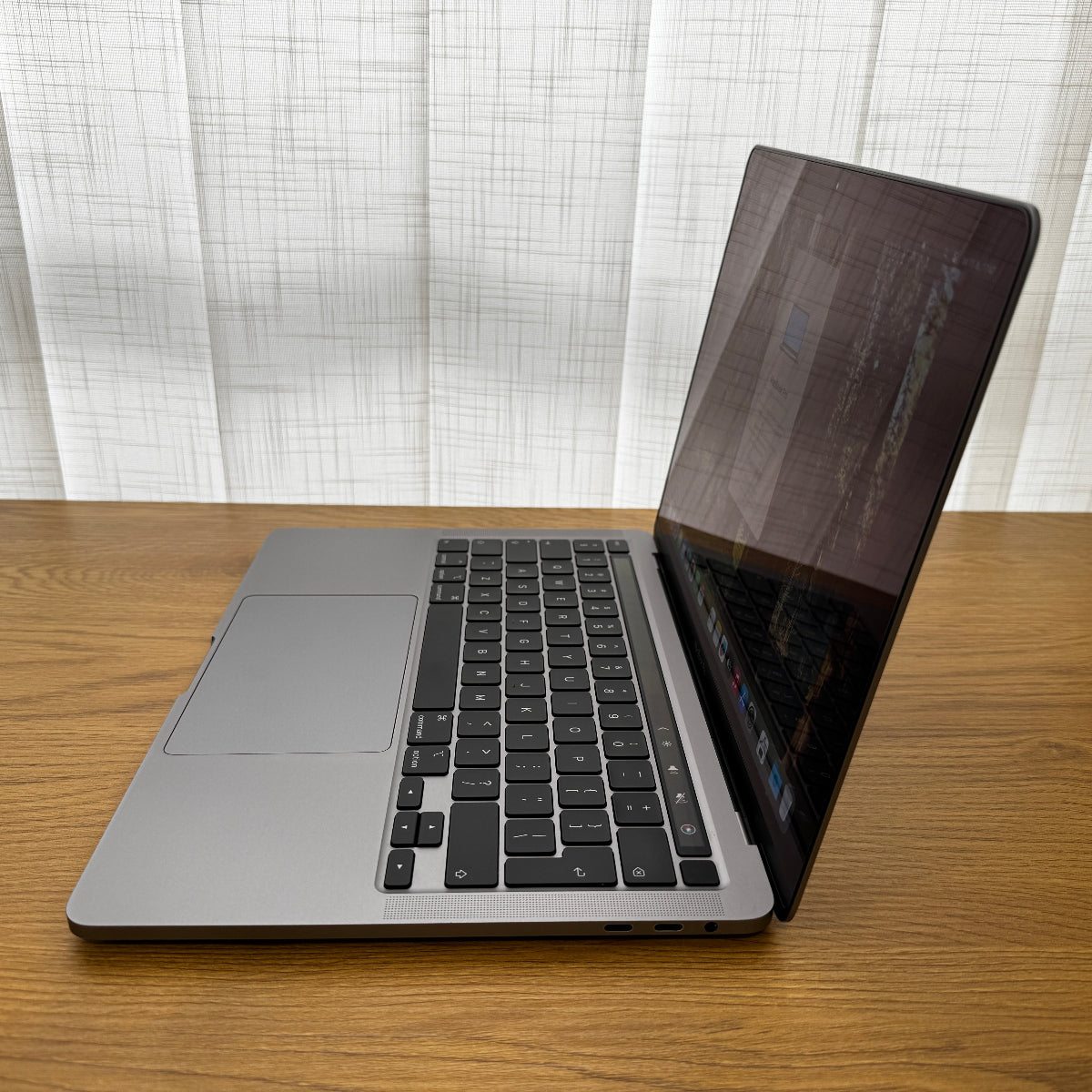 MacBook Pro 13" 2020 i5 / 16GB / 500GB